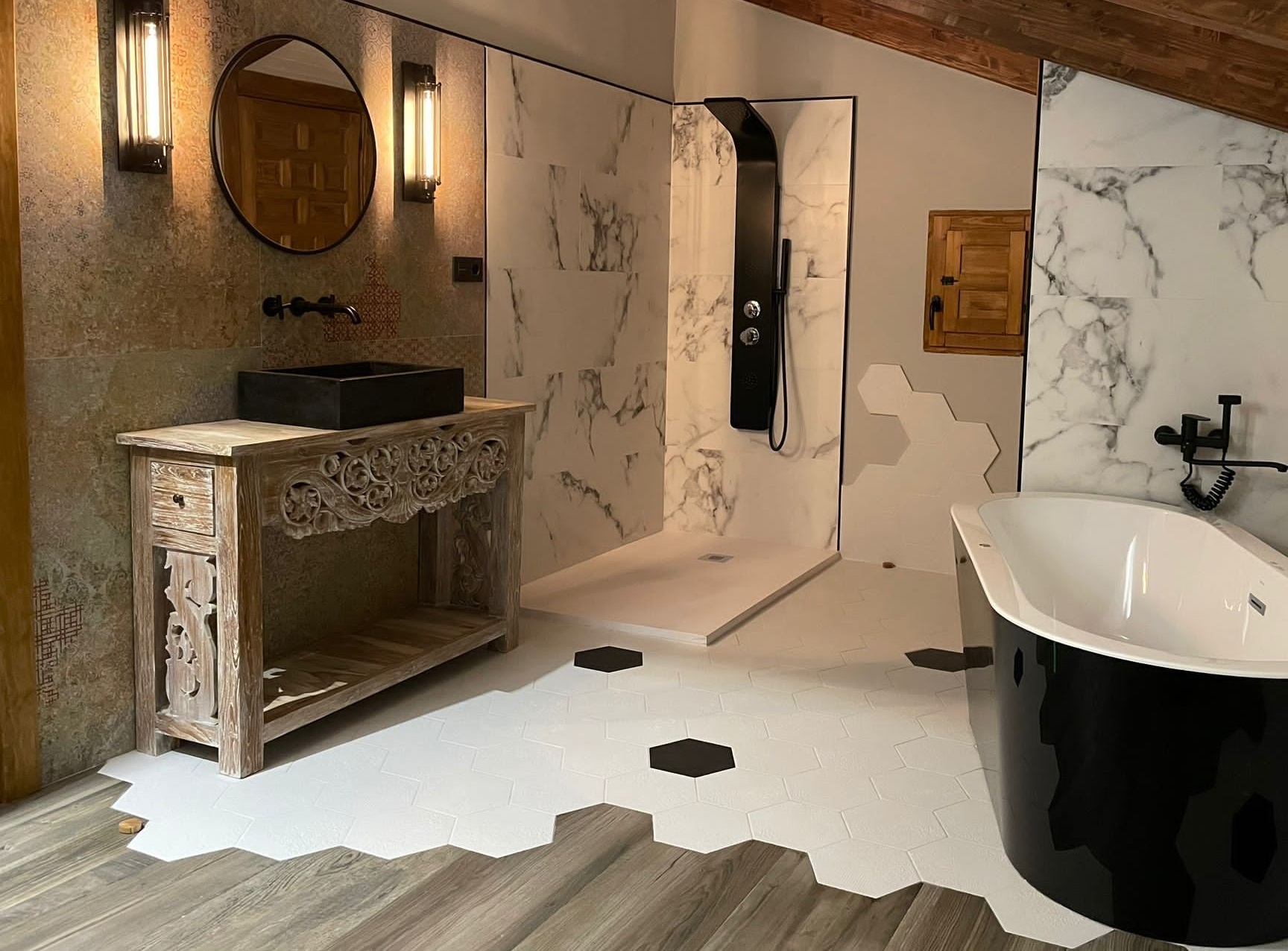 Outlet de muebles de lujo y decoración e interiorismo  Decoración de unas,  Muebles de lujo, Diseño de baños